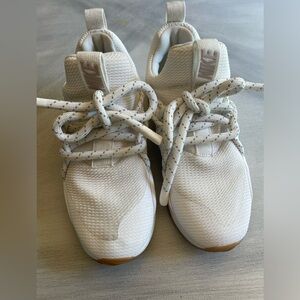 Women’s Nike City Loop Sneaker-Size 7
